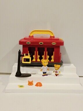 PBS Daniel Tiger's Neighborhood Deluxe Electronic Trolley Set